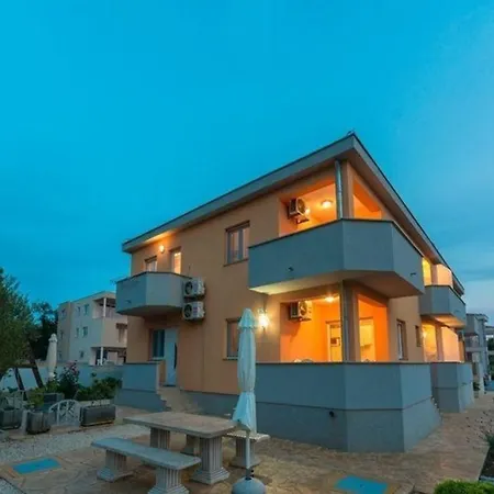 Ferienwohnung Fuer 3 Personen 1 Kind Ca 42 Qm In Privlaka, Dalmatien Norddalmatien 아파트 프리블라카