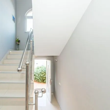 Ferienwohnung Fuer 3 Personen 1 Kind Ca 42 Qm In Privlaka, Dalmatien Norddalmatien *