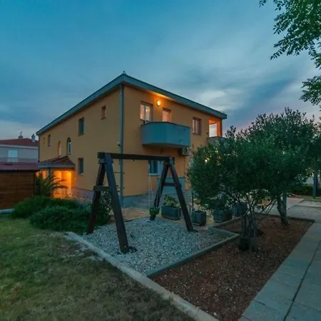 Ferienwohnung Fuer 3 Personen 1 Kind Ca 42 Qm In Privlaka, Dalmatien Norddalmatien 아파트 *