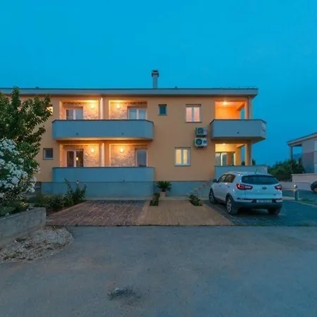 Ferienwohnung Fuer 3 Personen 1 Kind Ca 42 Qm In Privlaka, Dalmatien Norddalmatien *
